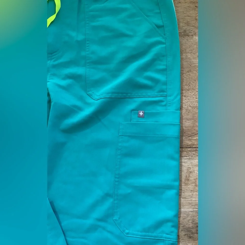 Figs Men’s XL Cairo Cargo Scrub Pants in Oasis‎